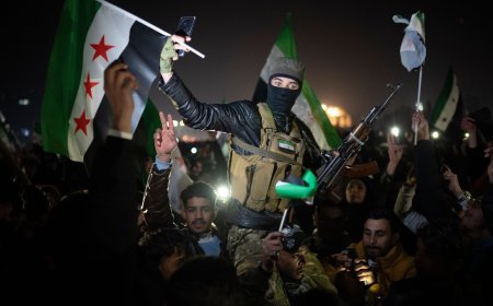 Los medios occidentales elogian al nuevo gobierno islamista de Siria como “libertadores”