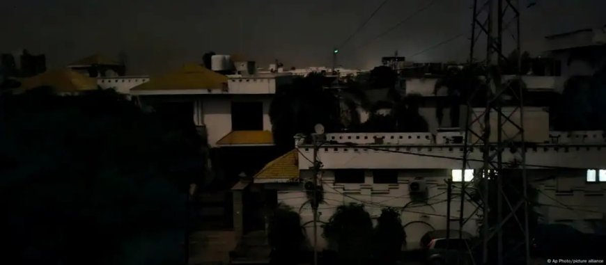 India and Pakistan escalate with border attacks: at least 48 dead
