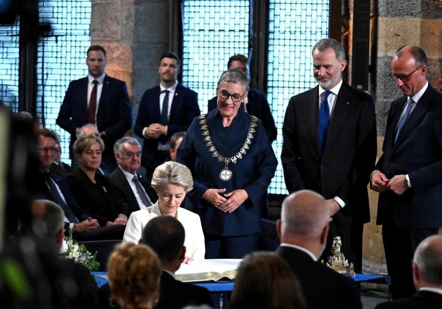 El Rey Felipe VI insta a fortalecer el “poder duro” de Europa en defensa durante el Premio Carlomagno a Von der Leyen