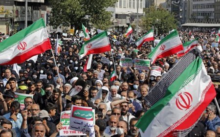 Pro-Change Demonstrations in Iran and the Diaspora: Lion and Sun Flags and Support for the US and Israel in the Streets