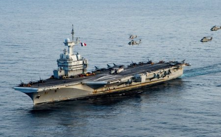 Escalada en Oriente Medio: El portaaviones francés Charles de Gaulle cruza Gibraltar en medio de ataques iraníes contra bases en Emiratos Árabes Unidos y Kuwait