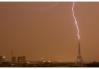 Tormenta titánica azota Europa Occidental: París y Ámsterdam experimentan horas de intensa actividad eléctrica mientras avanza una célula de tormenta extrema