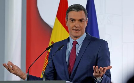 Sánchez’s government approves two decrees extending rental contracts, halting evictions until 2030, and restricting home purchases by investment funds.